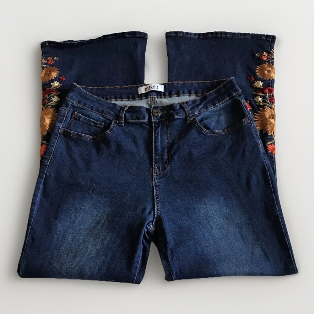 Telepatia Flower Child Bell Bottom Flare Flower‎ Embroidered Jeans Size 15/32